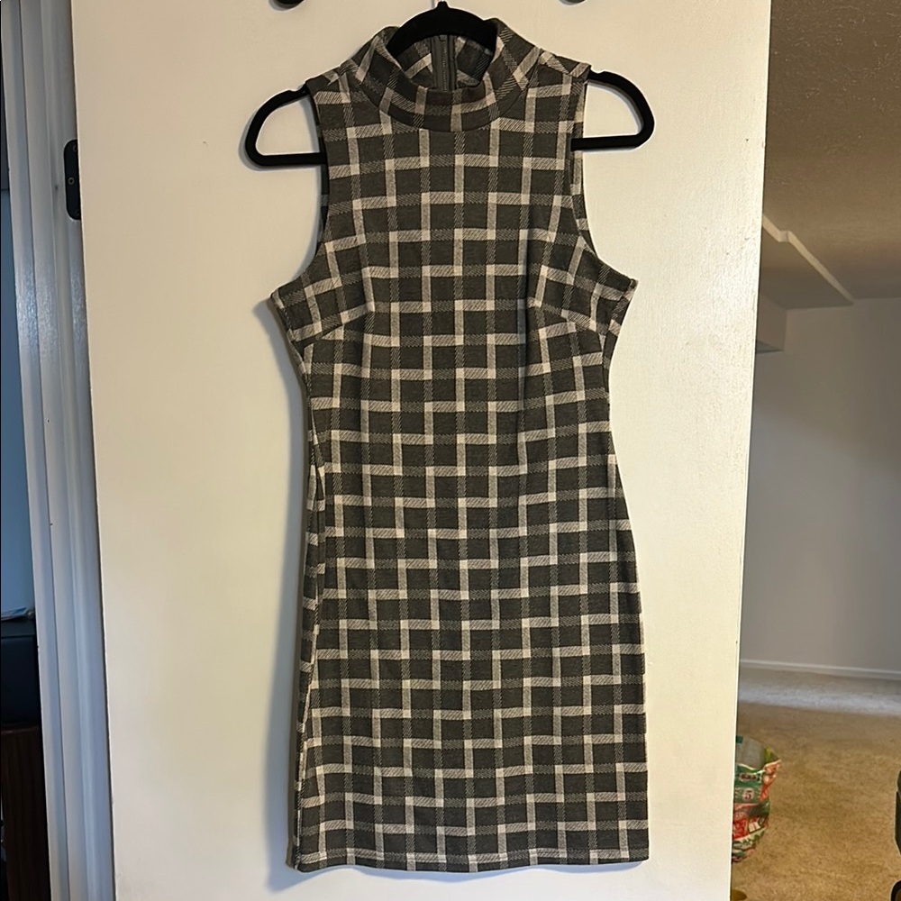 RD Style gray and White Sheath mock neck Mini Dress